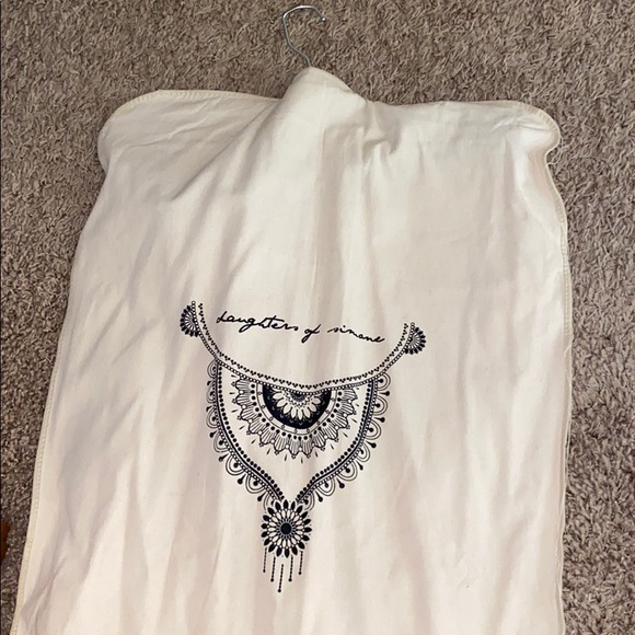 Limited edition gently used Daughters of Simone abbot wedding gown - Picture 4 of 6